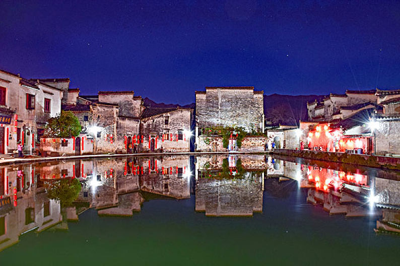 宏村月沼夜景图片_宏村月沼夜景图片素材_宏村月沼夜景图片大全_宏村
