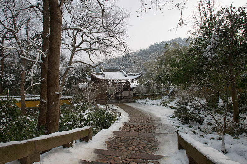 杭州灵隐寺冬天雪景_图片素材