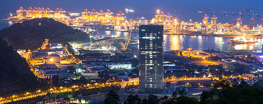 广东省深圳市蛇口港繁忙夜景