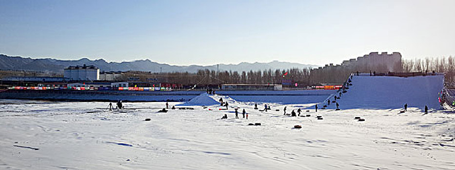 滑雪场图片