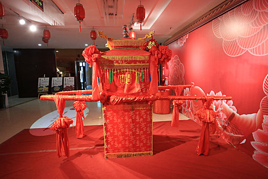 中国古代科举考试状元轿抬花轿户外,伦敦,艺术家古画,光绪大婚图册