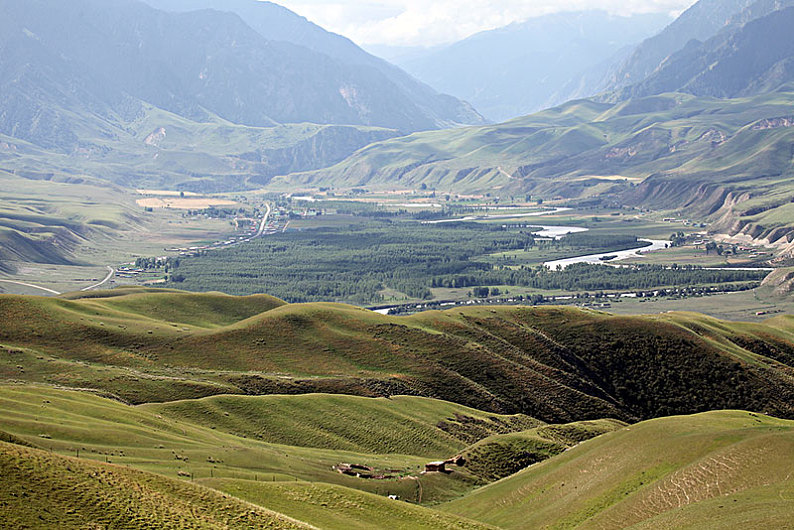 阔克苏大峡谷山间盆地_高清图片_全景视觉