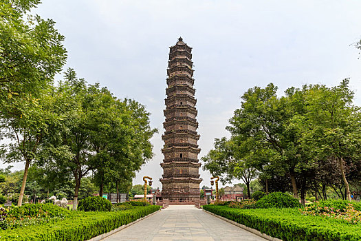 中国河南省开封铁塔公园开宝寺塔
