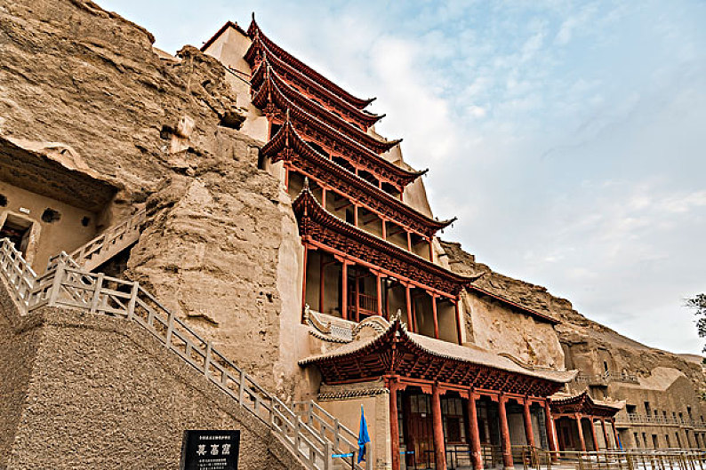 敦煌莫高窟九层楼_高清图片_全景视觉