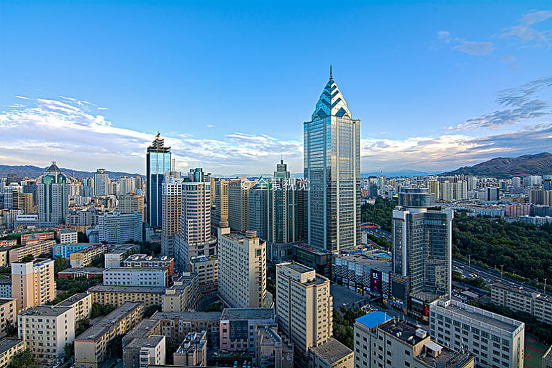 乌鲁木齐中天广场建筑群天际线_图片素材