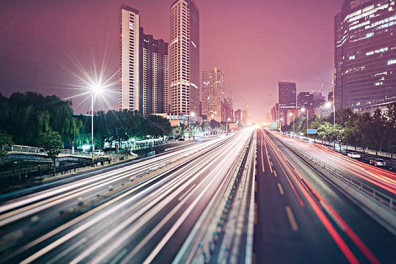 城市道路夜景图片_城市道路夜景高清图片_全景视觉