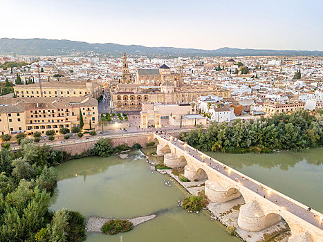 航拍,著名,罗马桥,清真寺,大教堂,科多巴,安达卢西亚,西班牙,欧洲