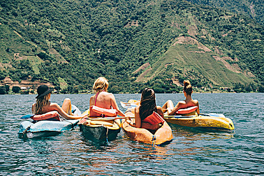 后视图,四个,美女,朋友,漂流,阿蒂特兰湖,危地马拉