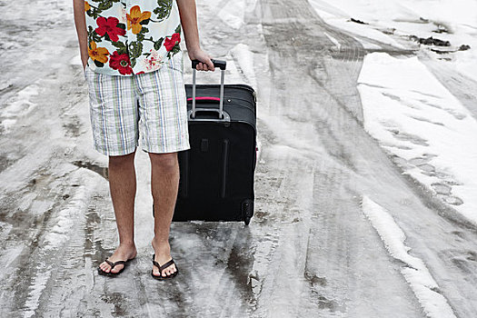 男人,夏装,手提箱,雪中