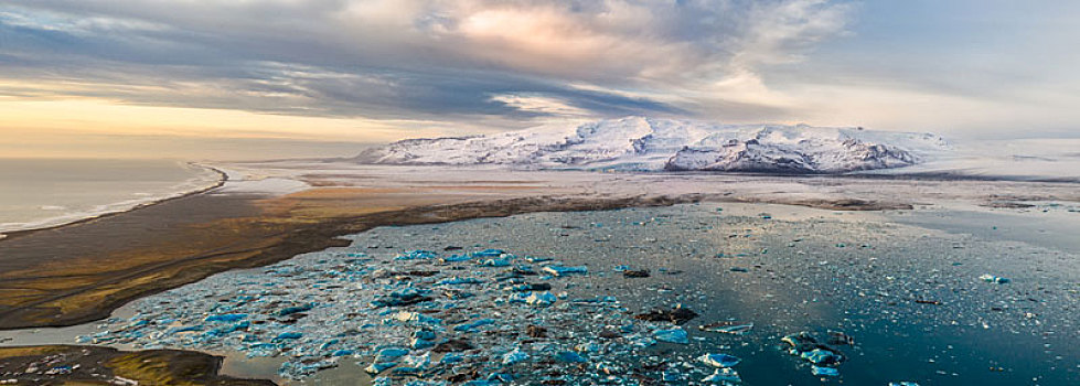 冰岛杰古沙龙冰河湖