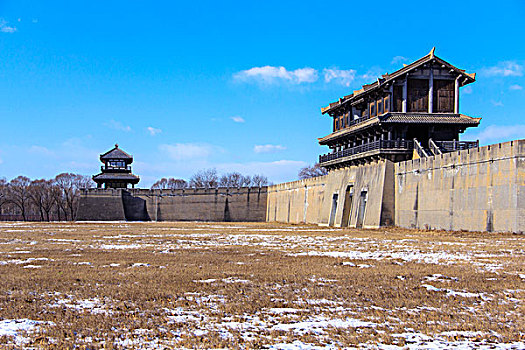 中国涿州影视城的古代建筑城墙和城门