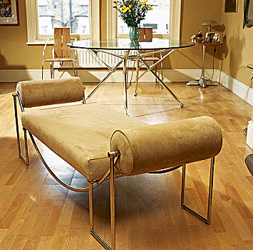 小山羊皮,金属,躺椅,餐厅,木地板,圆,玻璃,餐桌,晴朗,窗户