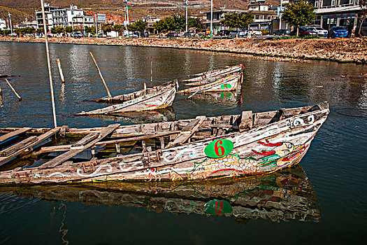 云南大理海东镇洱海湿地沉船