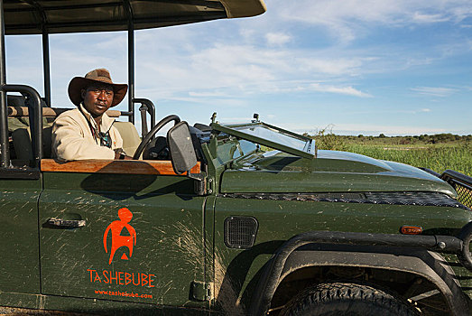 驾驶员,引导,旅游,吉普车,卡拉哈里沙漠,卡拉哈迪大羚羊国家公园,博茨瓦纳,非洲