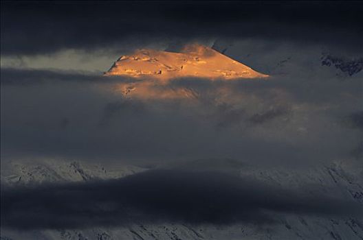 日落,上方,阿拉斯加山脉,积雨云,德纳里峰国家公园,阿拉斯加,美国,北美