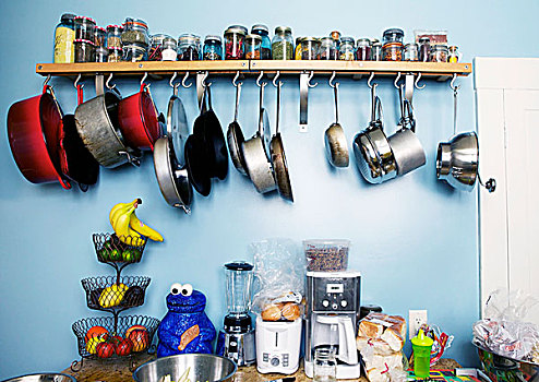 厨房,室内,悬挂,锅,器具,果篮,蓝色,墙