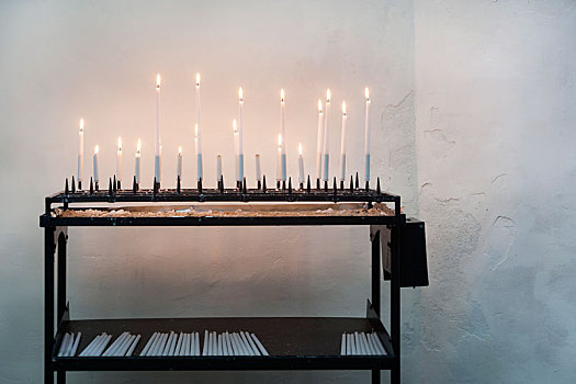 桌子,蜡烛,教堂