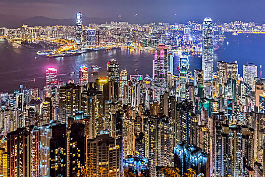 太平山顶观维多利亚港夜景