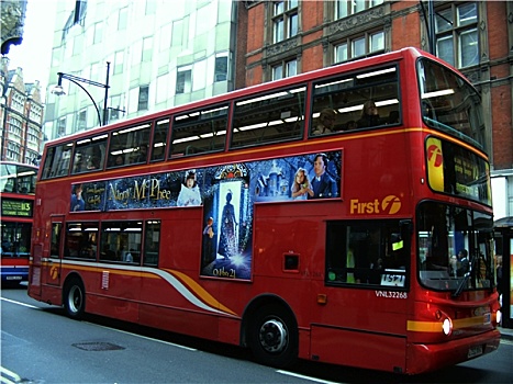 伦敦,巴士