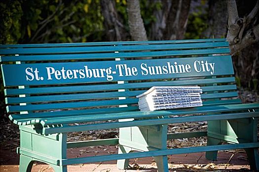 一堆,书本,公园长椅,彼得斯堡,佛罗里达,美国