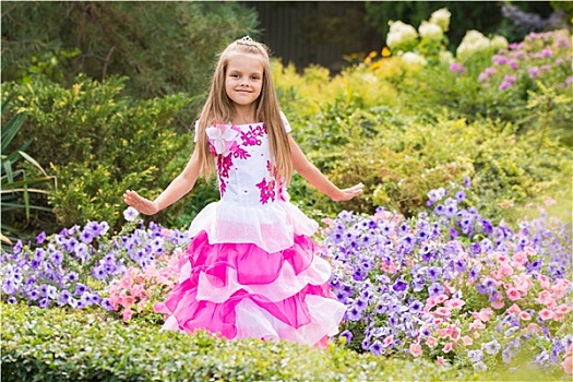 高兴,小女孩,粉红裙,花,床