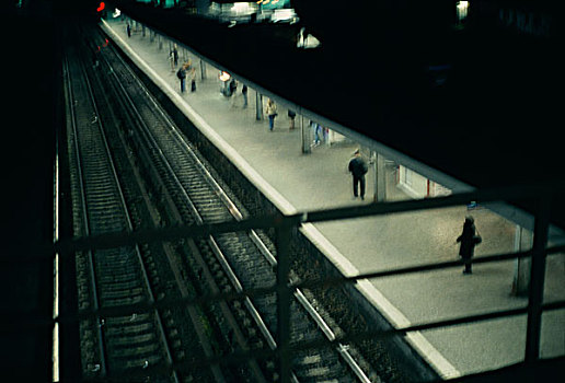 模糊,夜晚,场景,列车,车站,人,等待,站台,轨道,风景,高处,柏林,德国