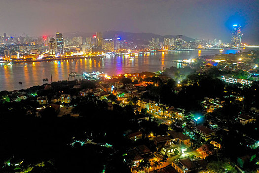 航拍福建厦门鼓浪屿风景名胜区夜景