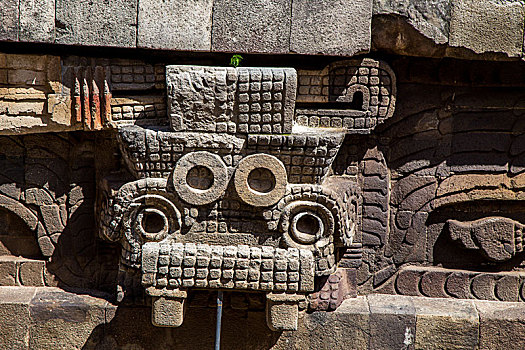 墨西哥-特奥蒂瓦坎的羽蛇金字塔