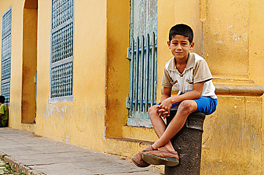 男孩,坐,系船柱,历史,中心,特立尼达,圣斯皮里图斯,省,古巴,北美