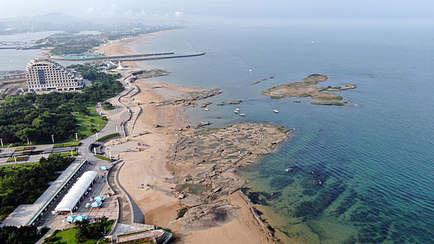 碧波万顷的日照海龙湾,1800多米的金沙滩宛如城市金腰带