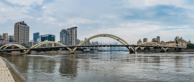 福建省福州市闽江外滩解放大桥建筑景观