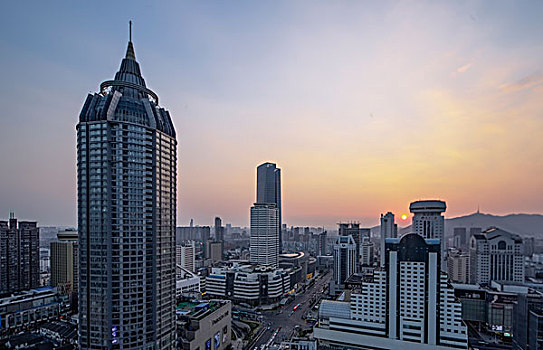 市中心建筑夜景