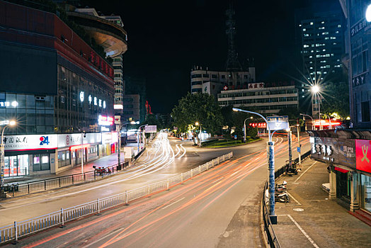 夜景长曝光车轨