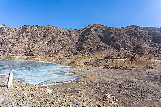 内蒙古阴山山脉水库砂石路