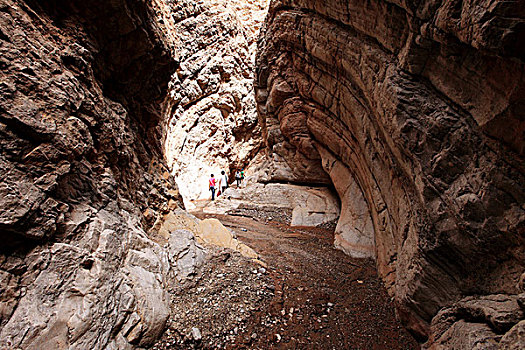 伽师县西克尔大峡谷,勒亚依力塔格山化石沟