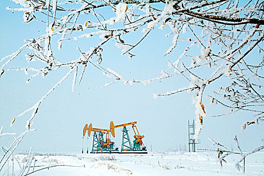 大庆油田冬季采油景观