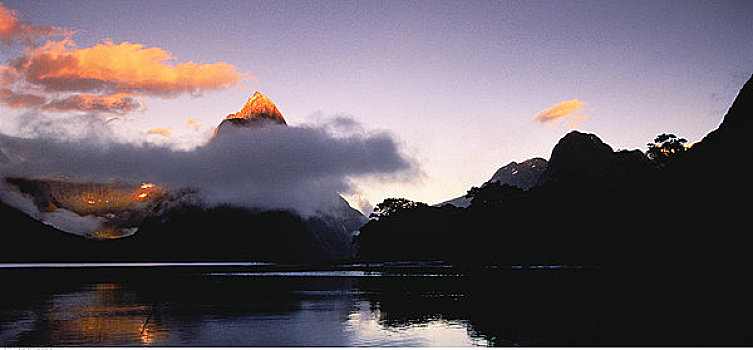 麦特尔峰,日落,峡湾国家公园,米尔福德峡湾,新西兰