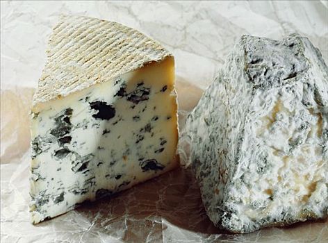 两个,不同,蓝纹奶酪