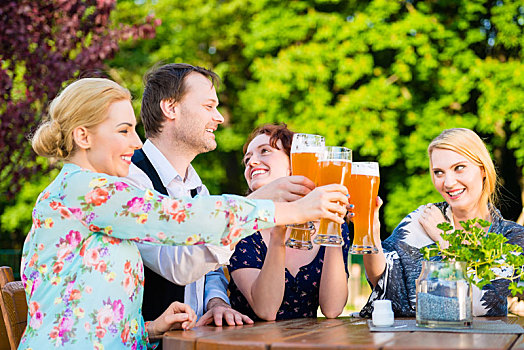 朋友,祝酒,啤酒,花园,餐馆
