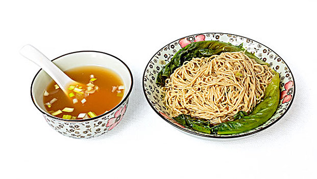 广东美食猪油捞面配汤