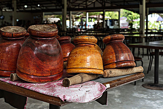 泰国木制捣蒜罐子
