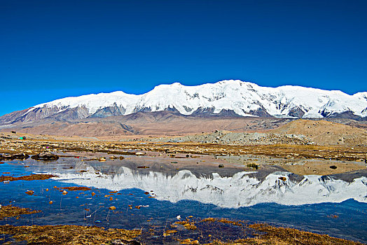 新疆,雪山,蓝天,湖,倒影