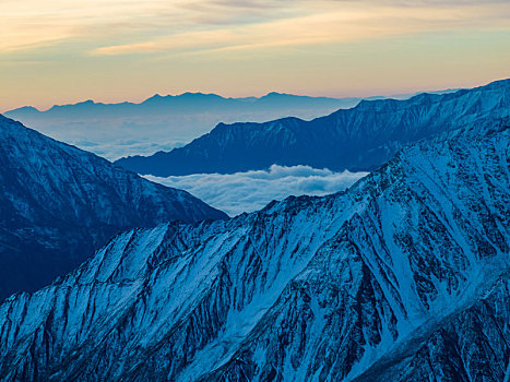 子梅垭口观赏贡嘎雪山