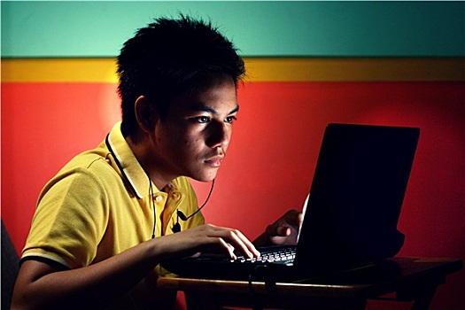 亚洲人,青少年,玩,工作,笔记本电脑