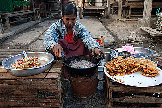 女人,油炸,食物,市场,掸邦,缅甸,亚洲