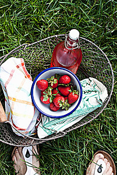 草莓汁,新鲜,草莓,铁丝篮,地点