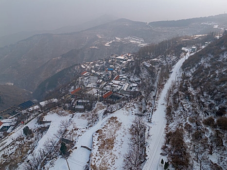 济南西营拔槊泉村雪景