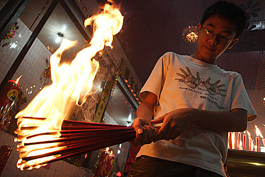 印尼人,中国人,男孩,香,局部,仪式,春节,印度尼西亚,二月,2008年