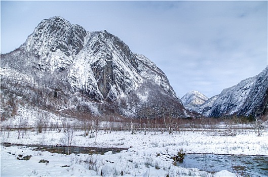 山,雪