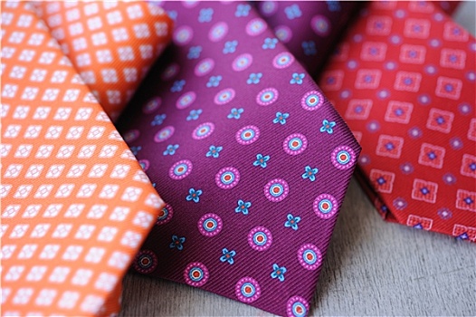 三个,彩色,领带